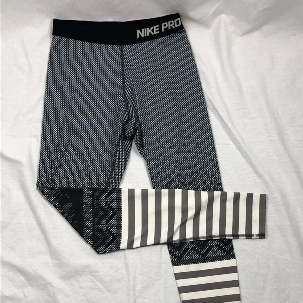 Nike pro Leggings size S